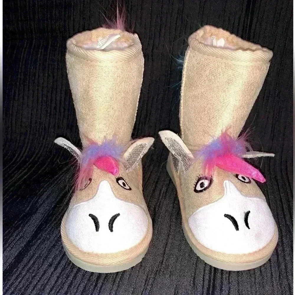 GIRLS MUKLUKS FUZZY UNICORN BOOTS SIZE 9 NWOT